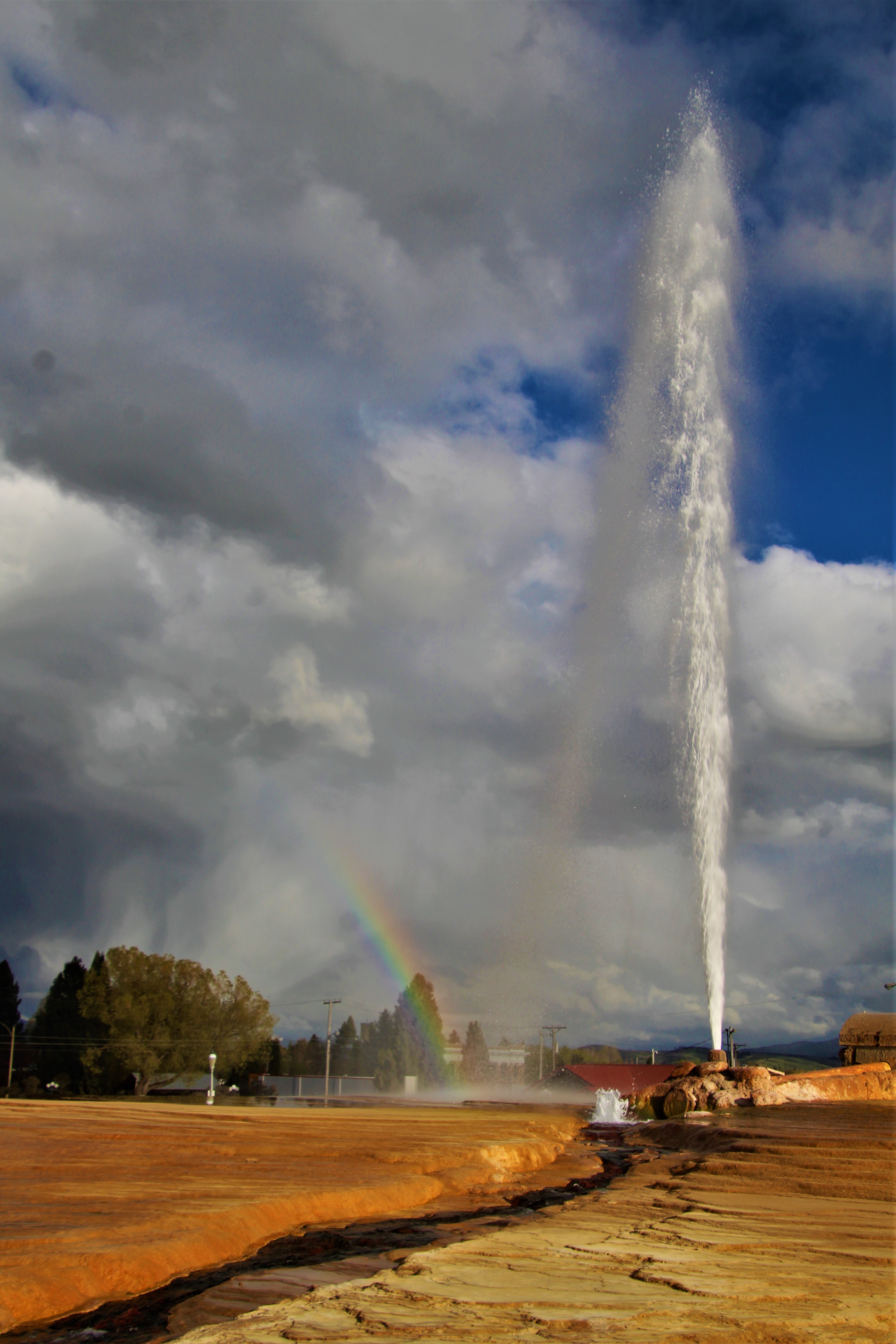 Geyser in Soda Springs, ID.  The ONLY geyser that ...